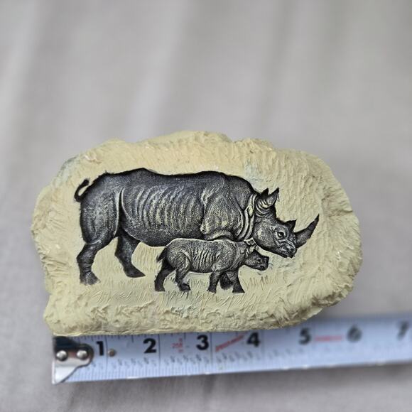 Engraved Rhino Resin Slate Figurine - Picture 3 of 8